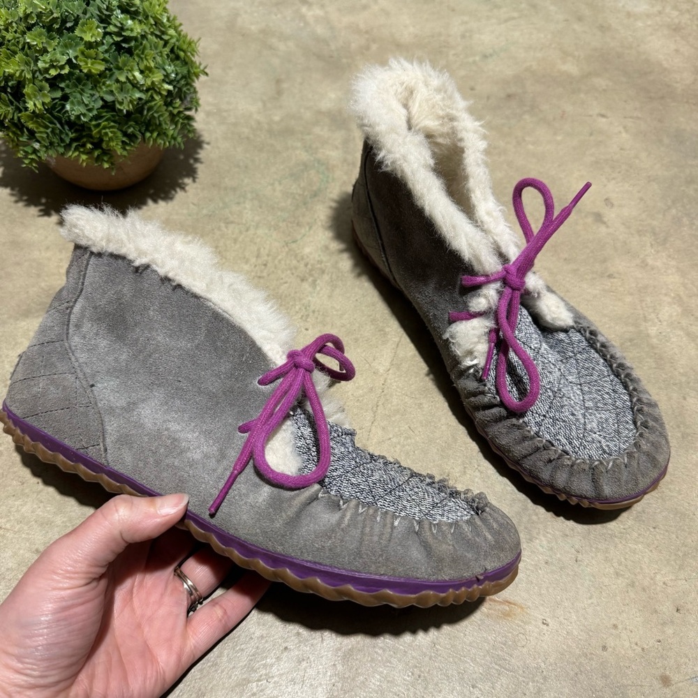Sorel Out N About Suede Fur Lined Moccasins‎ Women Size 8 Winter Cozy Leather